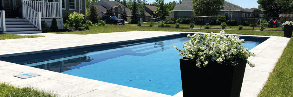 Earthworks specializes in
Decks & Pools